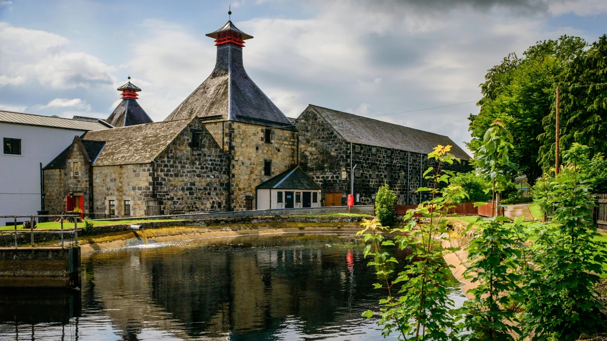 Un recorrido por las regiones del whisky escocés